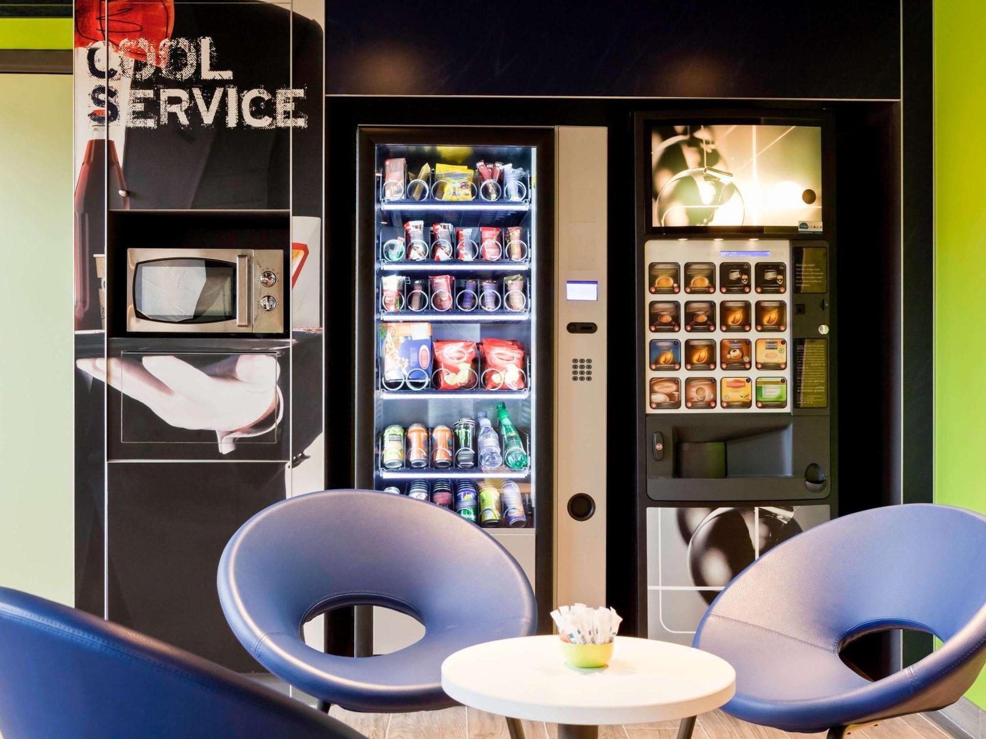 ibis budget Pontault Combault RN4 Marne La Vallée Esterno foto